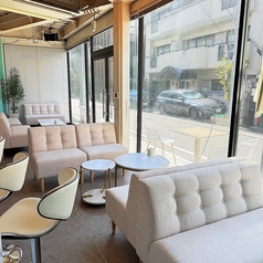 BLUE TERRACE 恵比寿店 シーシャ&ドッグカフェバーの雰囲気1