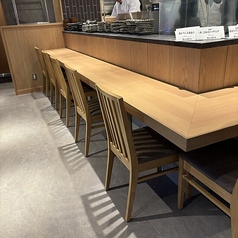 仲卸直営 とろぼっち 西武新宿の雰囲気1