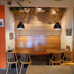 人数に合わせてレイアウト変更可能なテーブル席です◎