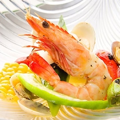 素材の魅力が光る贅沢ランチコース