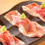 【口の中でとろける☆】当店自慢の逸品である肉寿司はお肉の旨みをダイレクトにご堪能いただけます♪