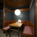 ぬくもりのあるテーブル席でごゆっくりお過ごしください。地元のご友人やご家族とのお食事に是非ご利用ください。