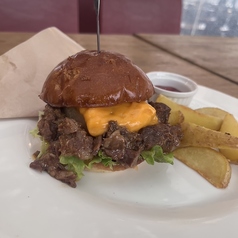 黒毛和牛の牛すじデミグラスバーガー