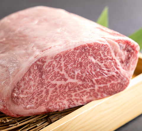 いつでも上質なお肉を堪能して頂きたいという想いで新鮮な和牛を厳選、仕入れています