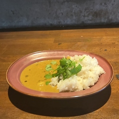 小エビのココナッツミルクカレー(パクチーのせ)