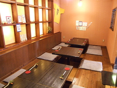 足を伸ばして座れるのがうれしい掘りごたつ。数ご用意!!お仲間内で、静かに落ち着いたお集まりのご利用最適☆