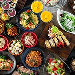 オーダーバイキングは、出来立てのお料理を。多彩なお料理とドリンクを存分にお楽しみいただけます。