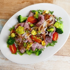 自家製ローストビーフのサラダ