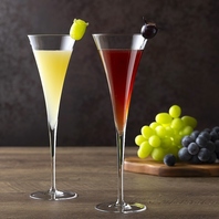 月替わりおすすめカクテルや、各種フェアも開催中