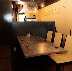 テーブルを結合させることで、グループ利用にも対応可能です◎女子会や少人数の飲み会など、様々なシーンで活躍します。