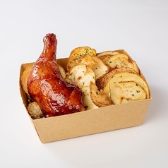 BBQチキンレッグ　ポテトチップス付