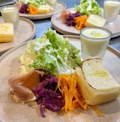 お得なサラダと前菜♪