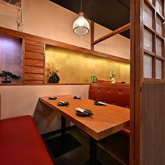 広々としたお席で想い出に残る一夜をお過ごしください。会社宴会や結婚式の二次会等、お祝いにもご利用頂けますので、お気軽にご人数・ご予算ご相談ください。