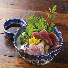 丸鶏料理と濃厚水炊き鍋 鳥肌の特集写真
