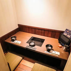●2F 【2名様～OK◎完全個室もご用意！】2名様用、4名様用、6名様用、個室を各種ご用意しております。宴会や接待、大切な方のお祝い事などの際には、個室席をご利用ください。人気のお席となっておりますので、ご予約はお早めに！