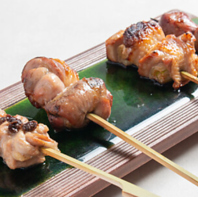 厳選地鶏を味わえるこだわりの炭火焼き鳥をご堪能あれ
