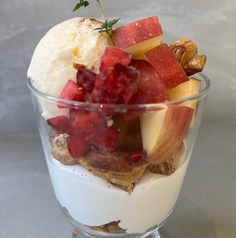 SEASON FRUITS PARFAIT