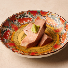 柔らか牛タン煮のわさび添え