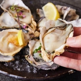 新鮮なものは、新鮮なうちに。産地直送の旬の食材を東京で楽しんでいただきたい。そんな想いで料理長自ら厳選して仕入れを行っております。素材の本来の味を活かした当店自慢の創作料理を皆まさにお届け致します。