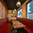 落ち着いた店内はまるで隠れ家のような世界へとご案内いたします。様々な人数様でもご対応させていただきますのでお気軽にお問い合わせ下さいませ。