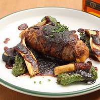 自家製にこだわる名物「バーベキューポークボム」は必食