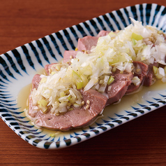 葱ぶっかけ牛レバー刺《低温調理》