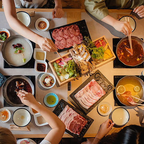 一人一鍋 贅沢に。 29種類のタレや薬味で自分だけのしゃぶしゃぶの新しいカタチ。