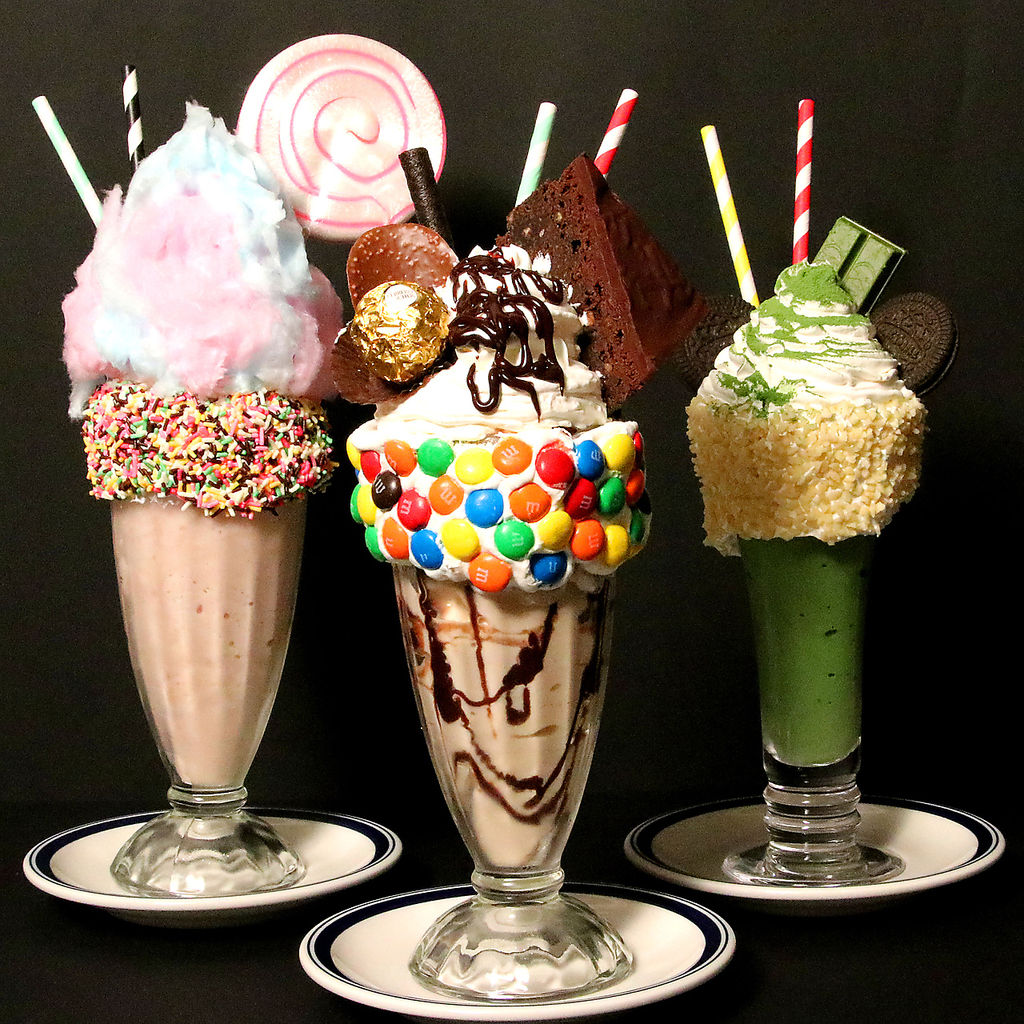 ニューヨーク生まれのクレイジー＆ポップなデカ盛りトッピングが特徴の新感覚過ぎるミルクシェイク