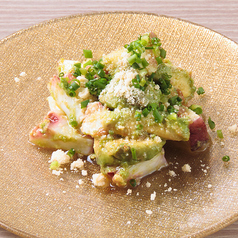 【おすすめ】　梅とタコとアボカドオリーブオイル和え