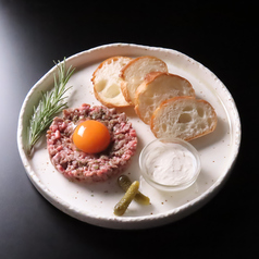 国産牛肉のタルタルとサワークリーム