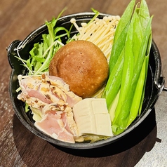 地鶏水炊き/地鶏すき焼き　一人前　各