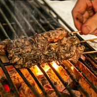 プロが焼き上げる焼き鳥をご賞味あれ！