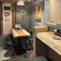 名物炭炙りの薫りが漂う隠れ家的な雰囲気