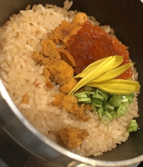 ウニといくらの釜飯