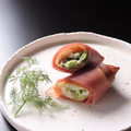 料理メニュー写真&nbsp;枝豆とクリームチーズと生ハムの春巻き(1本) 