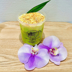 焼きココナッツエッグクリーム入り抹茶タピオカミルク