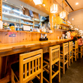 カウンター席は4つあり、一人でもふらっと立ち寄れる気軽さが魅力です。職場帰りに軽く一杯飲みたい時や、じっくりと食事を楽しみたい時などに最適◎横並びで会話も弾むのでデートにもおすすめです。