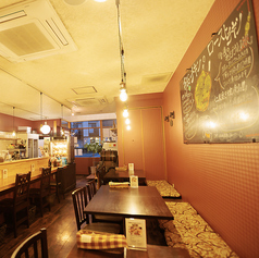 1Fはカウンター席とテーブル席