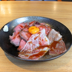 北海道和牛サーロイン炙りと道産ローストビーフの贅沢丼