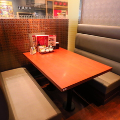 ふかふかのソファー席は腰にも安心