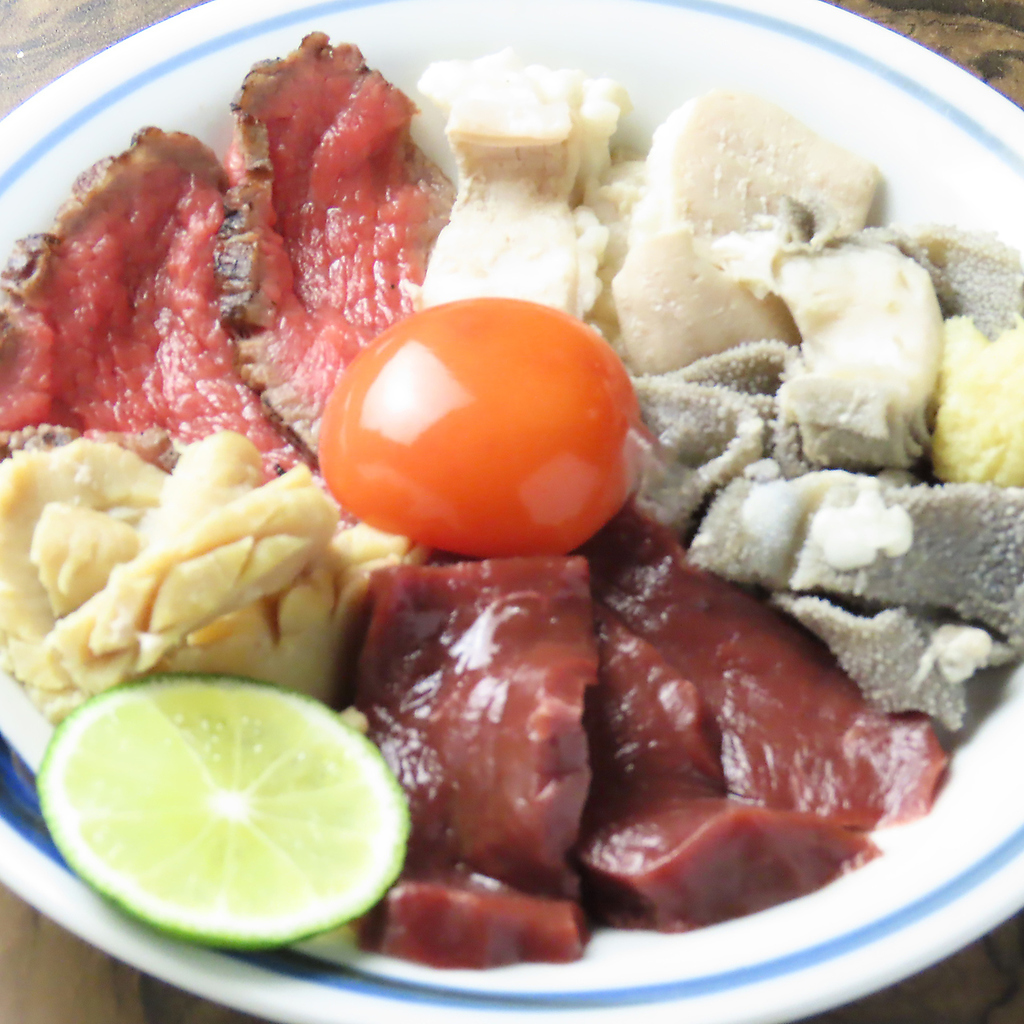 精肉店直営だから実現できるこだわりの鮮度☆肉本来の旨味が楽しめる生ホルモンユッケがオススメ♪