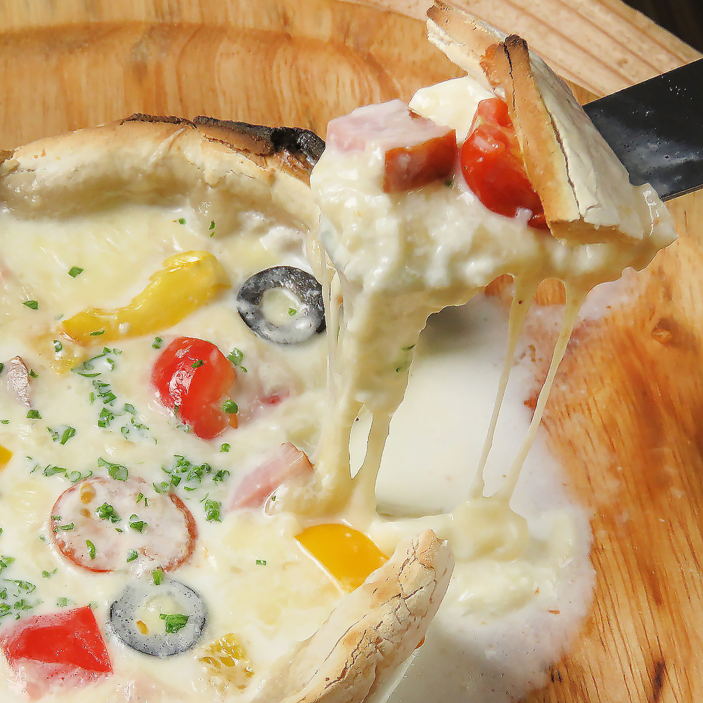 とろ～り濃厚『シカゴピザ』☆食べてびっくり濃厚チーズとミートソースが想像以上に美味☆