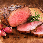 女性をはじめ幅広い層に人気のひと品♪何といってもここは気軽な肉バルです。