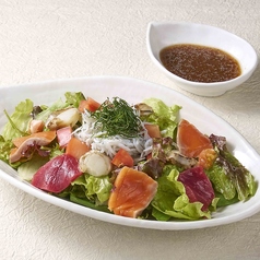 海鮮彩りサラダ