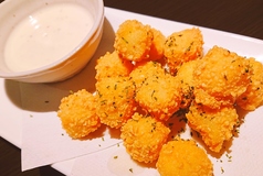 チーズカリカリ揚げシーザーディップ