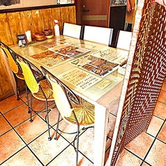 4名様用のテーブル席もございます！お気軽にご利用ください！