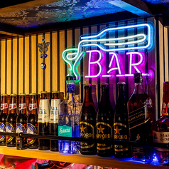 お洒落なBARカウンター併設