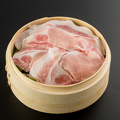 大山ルビーとレタスの蒸籠蒸し