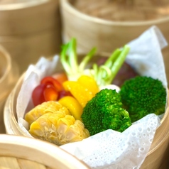 季節野菜のせいろ蒸し 三種ダレ