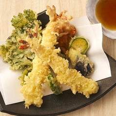 海老と旬野菜の天婦羅盛り合わせ